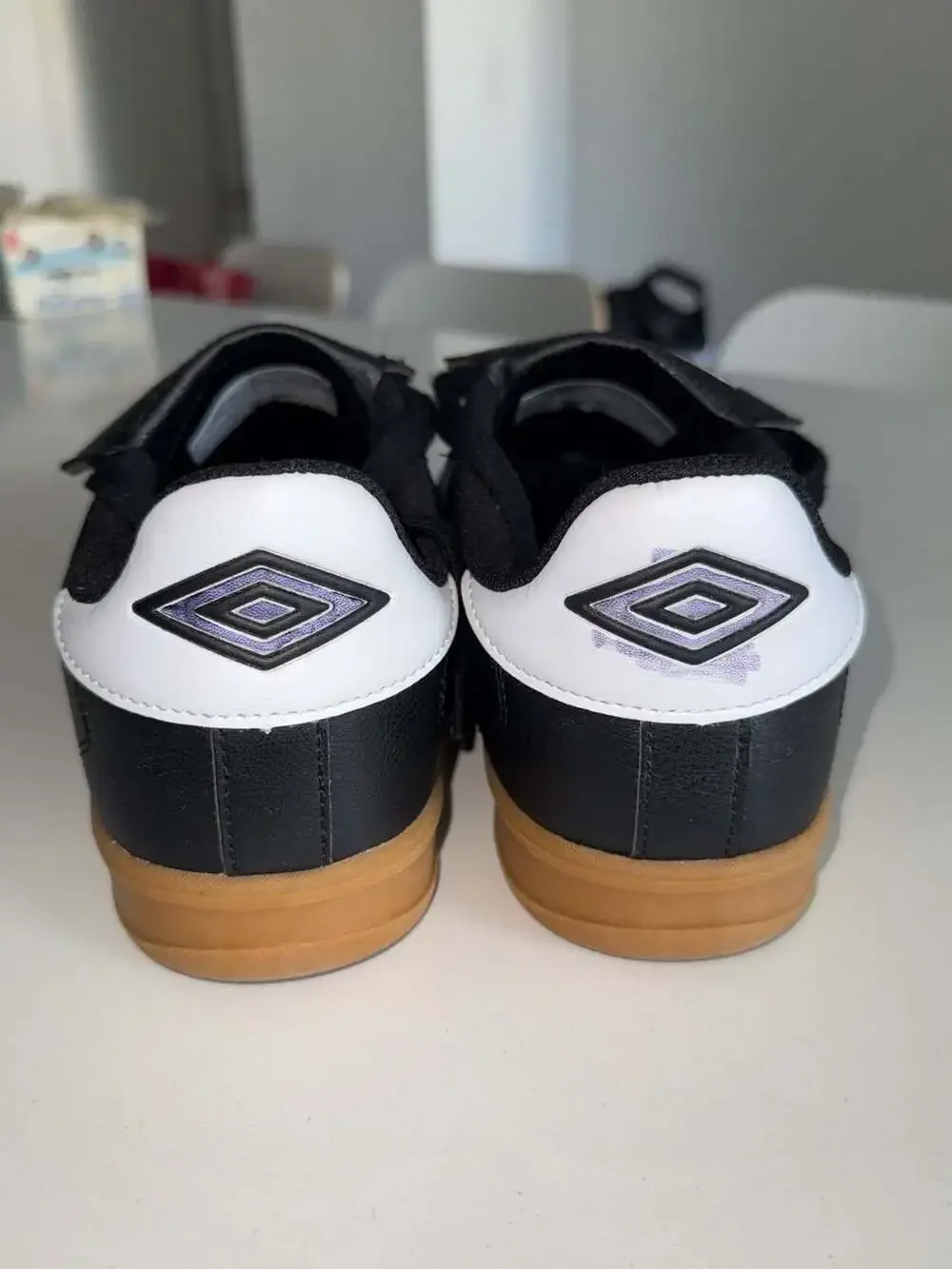 Umbro Sala II Indoor Soccer Futsal Shoes Black Gum Sole - Picture 10 of 13